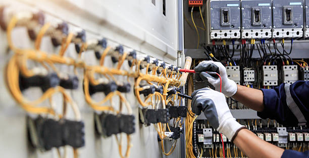 Professional Electrician technician working in Simonton Lake, IN